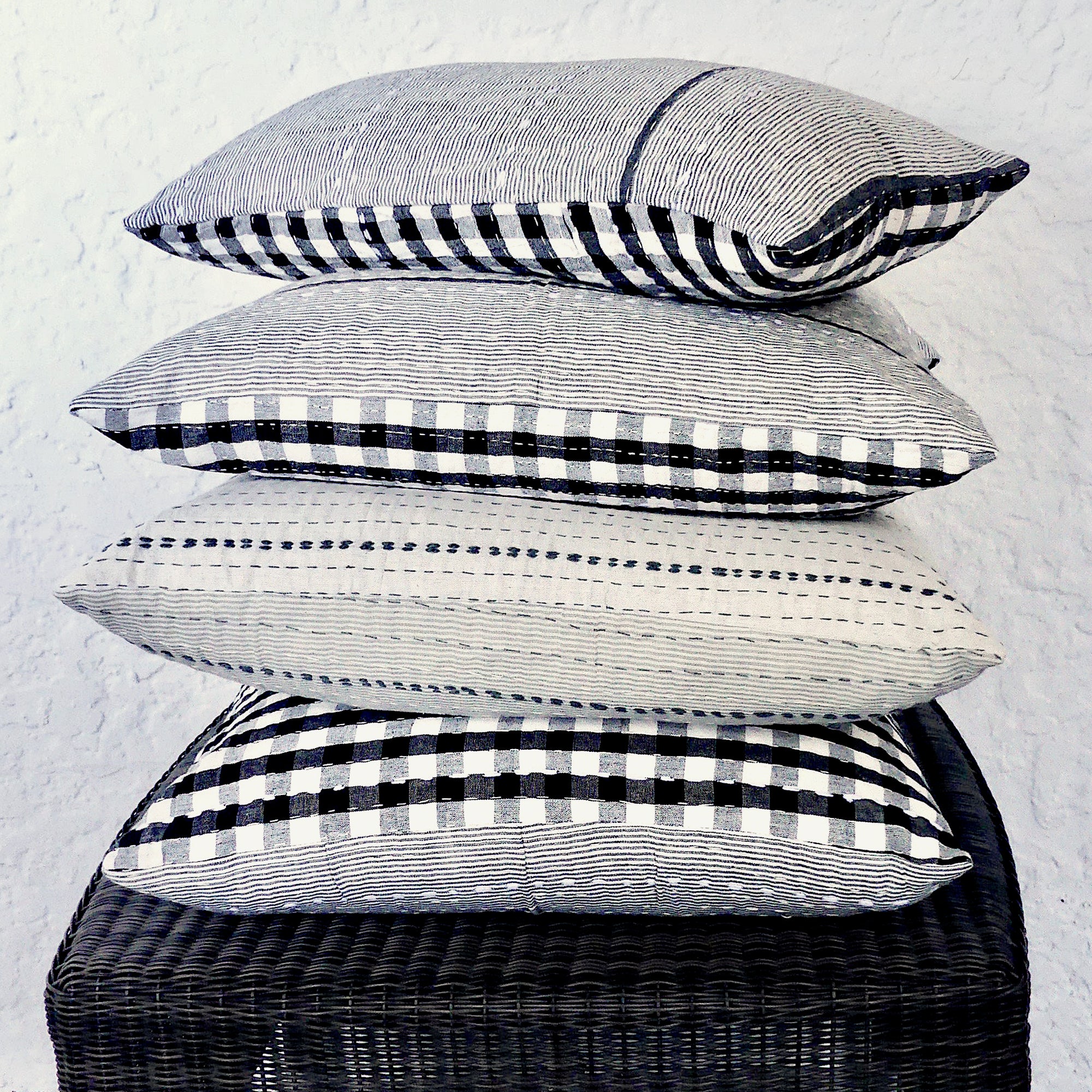 Licorice cushion (1)