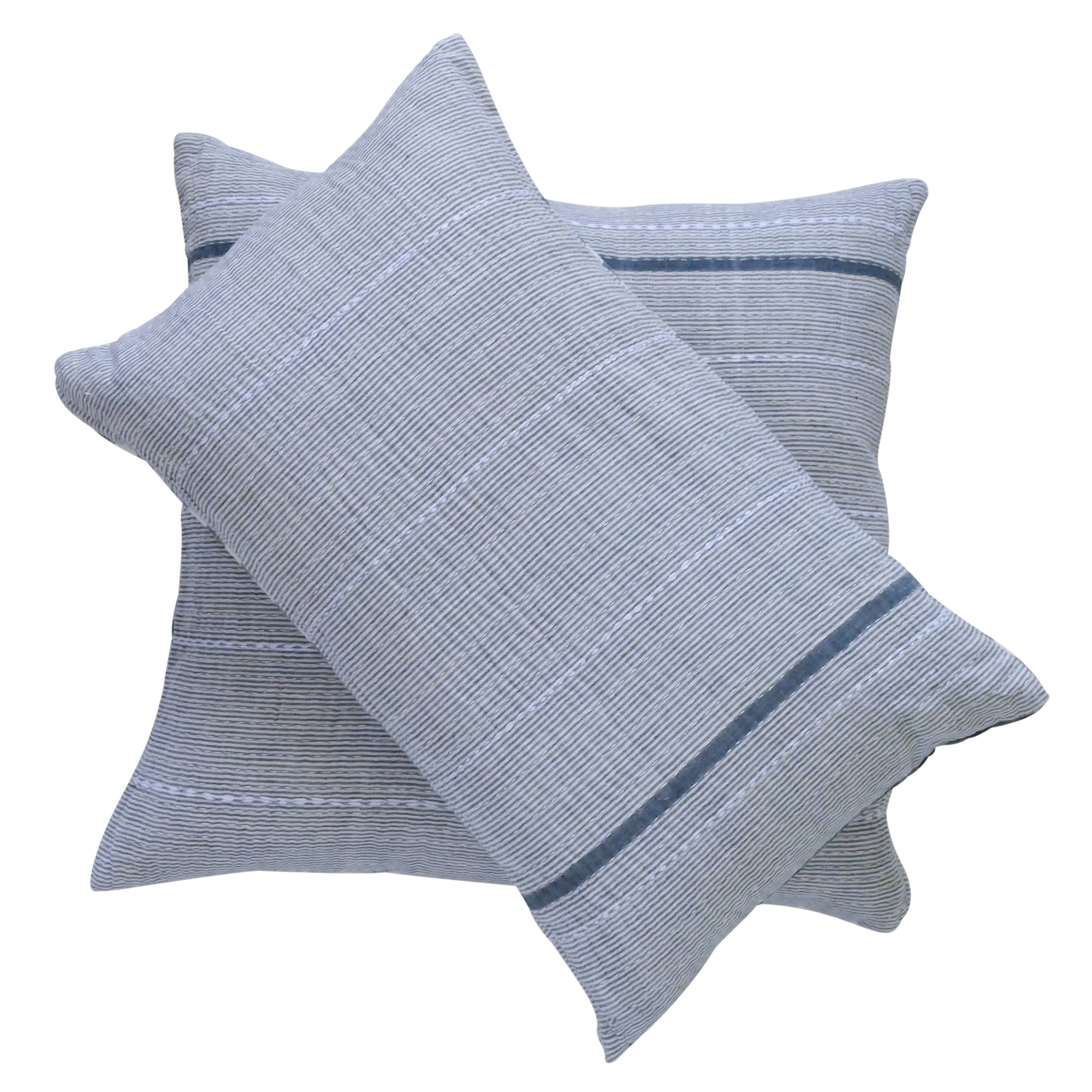 Night/White cushion (2)